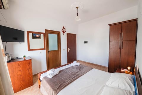 Kitchen or kitchenette, Bedroom, wardrobe