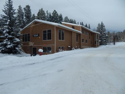 Property building, Natural landscape, Winter
