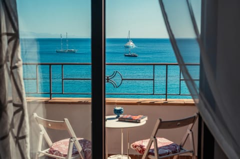 Day, Summer, Balcony/Terrace, Photo of the whole room, Beach, On site, City view, Sea view
