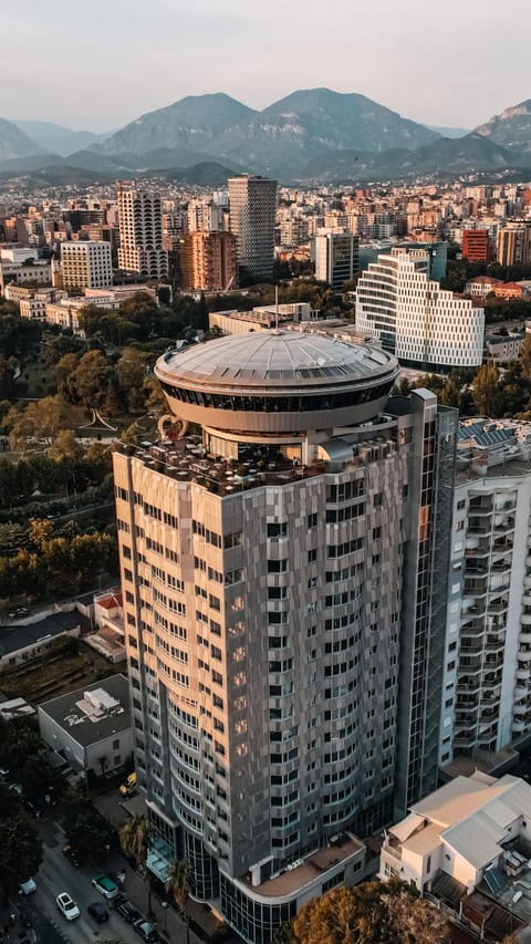 Property building, Nearby landmark, Day, Natural landscape, Bird's eye view, View (from property/room), City view, Landmark view, Mountain view, Time of day, Location