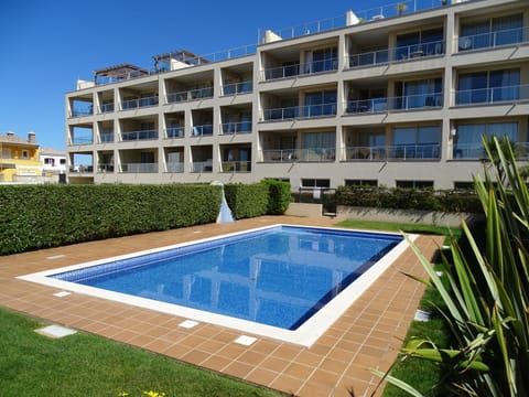 Property building, Garden, Swimming pool