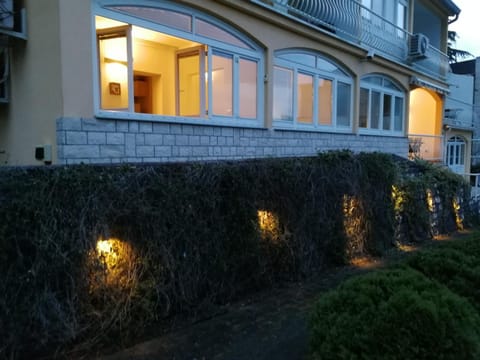 Property building, Facade/entrance, Garden