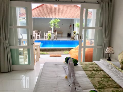 Photo of the whole room, Decorative detail, Pool view, bunk bed