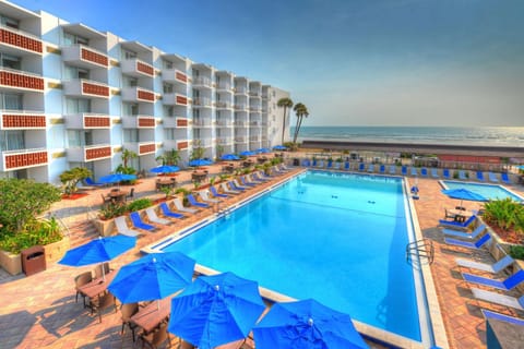Property building, Lounge or bar, Beach, On site, Pool view, Sea view, Swimming pool