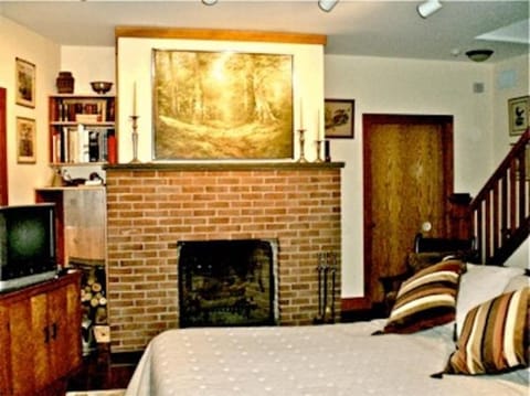 Whistler's Inn Bed and Breakfast in Lenox