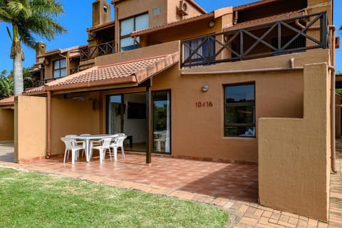 Property building, Balcony/Terrace, Garden view