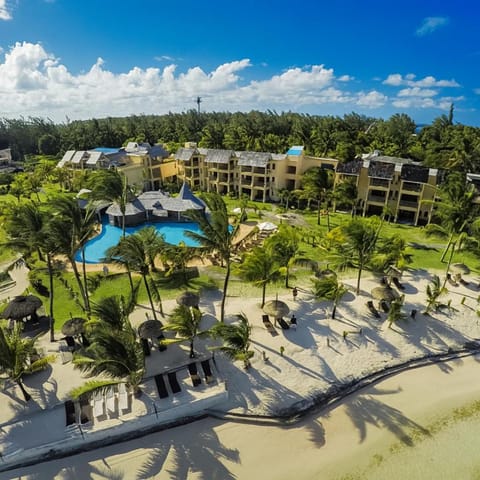 Property building, Bird's eye view, Swimming pool