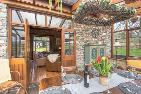 Property building, Breakfast