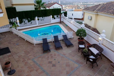 Decorative detail, Swimming pool, Swimming pool