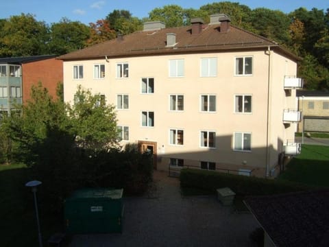 Property building, Location