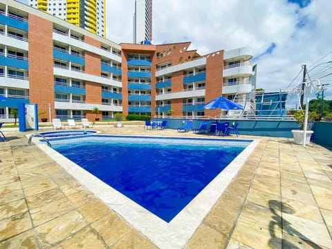 Property building, Day, Swimming pool, sunbed