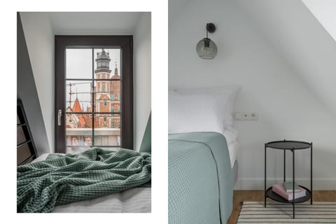 Bed, View (from property/room), Photo of the whole room, Seating area, Bedroom, City view, Landmark view, River view, Quiet street view