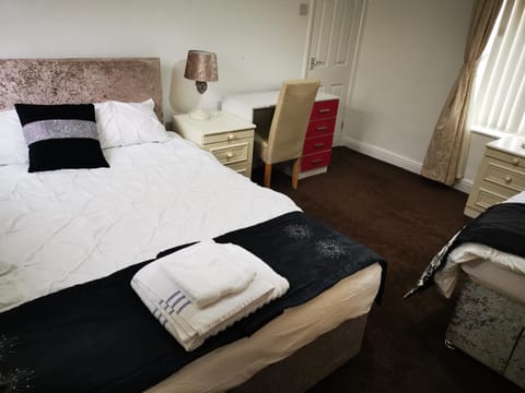 KNUTSFORD House Holidays House in Manchester