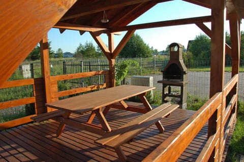 Property building, BBQ facilities, Balcony/Terrace