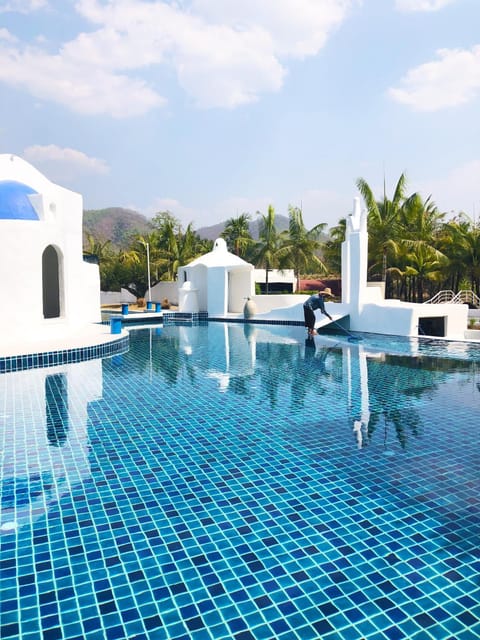 Swimming pool, Swimming pool