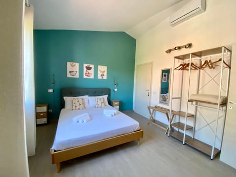 Bed, Photo of the whole room, Bedroom, towels, wardrobe, air conditioner