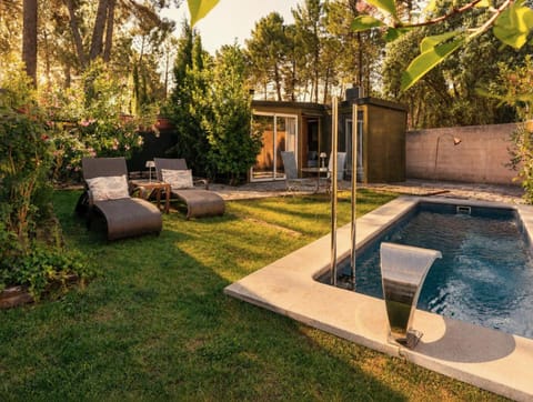 Off site, On site, Pool view, Swimming pool, sunbed