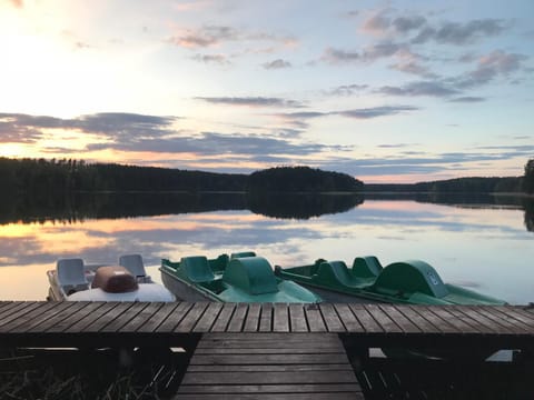 Billiard, Fishing, Game Room, Table tennis, Canoeing, Hiking, Cycling