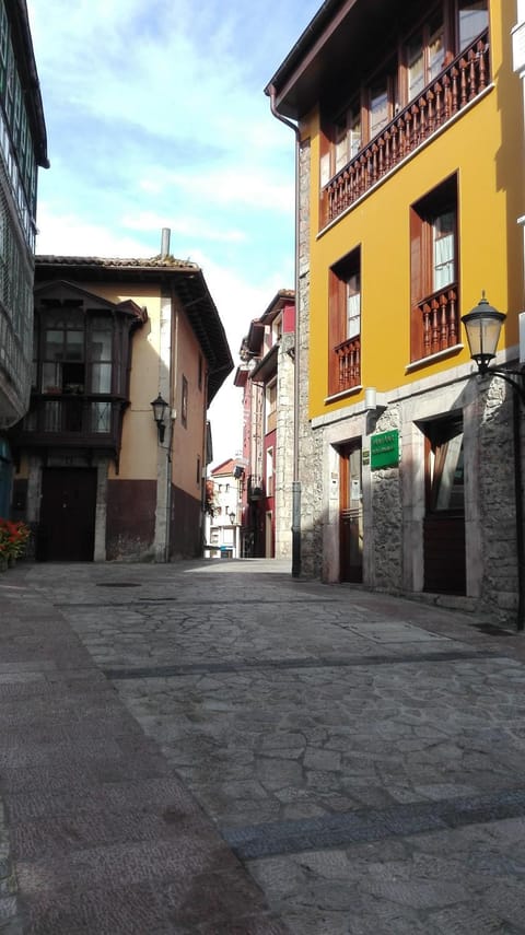 Facade/entrance, Off site, Other, Street view