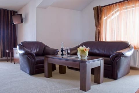 TV and multimedia, Seating area