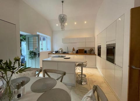 Thornton House Private Country House Thornton Hough Entire House sleeps 6 House in Wirral