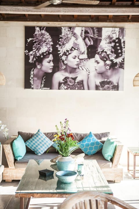 Living room, Decorative detail, Seating area