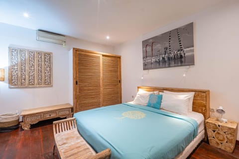 Lovely Canggu 4BR Private Pool Villa with Sundeck! 10mins Ride to Beach Villa in North Kuta