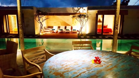 Patio, Garden, Kitchen or kitchenette, Living room, Lounge or bar, Seating area, Dining area, Swimming pool