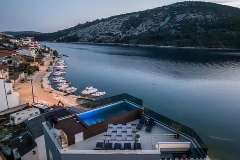 Pool view, Sea view, Swimming pool, sunbed
