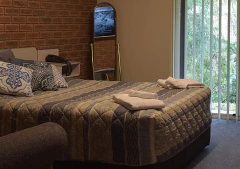 Bed, View (from property/room)