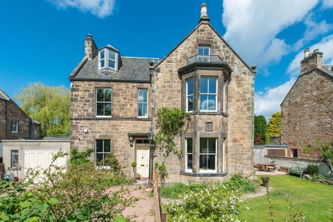 Property building, Spring, Day, Garden, Garden view