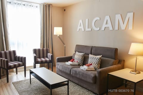 Day, Living room, Dining area, On site