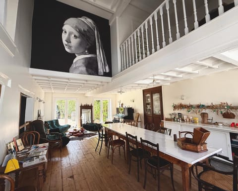 Property building, Breakfast