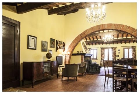 Communal lounge/ TV room, Living room, Seating area