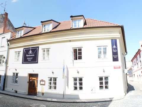 Property building, Day