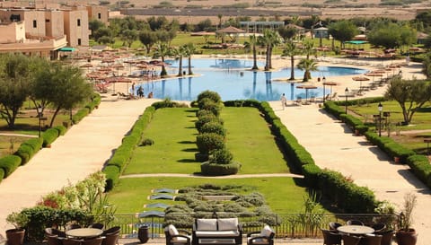 Garden, Swimming pool, Swimming pool