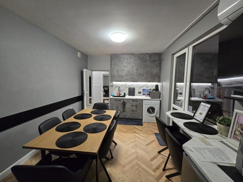 Coffee/tea facilities, Living room, internet, microwave, toaster, washing machine