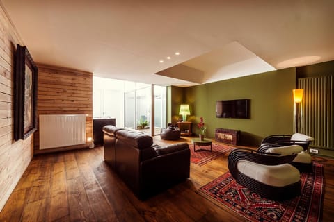 Living room, Photo of the whole room, Seating area