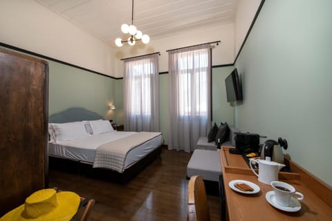 Coffee/tea facilities, Photo of the whole room, Bedroom