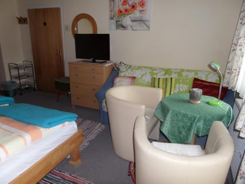 Photo of the whole room, Decorative detail, Decorative detail