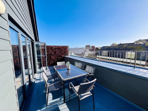 View (from property/room), Balcony/Terrace