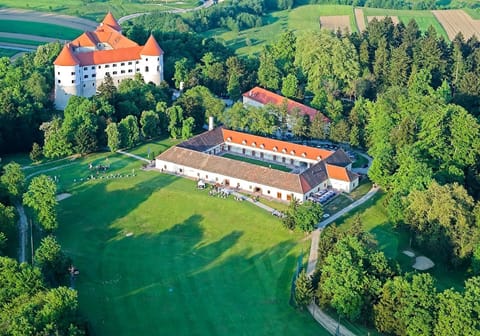 Bird's eye view, Golfcourse, Hiking