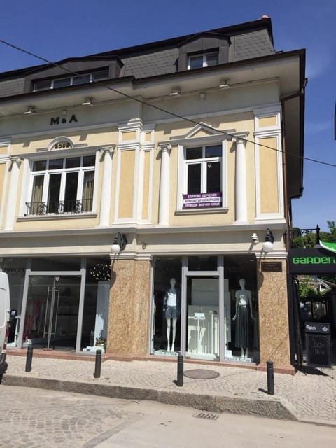 Property building, Facade/entrance, Property logo or sign