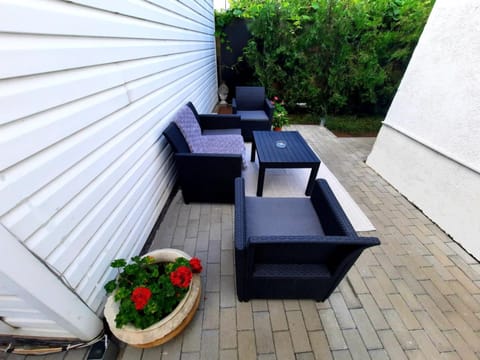 Patio, Garden