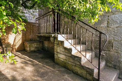 Old Small Stone House Apartment in Dubrovnik-Neretva County