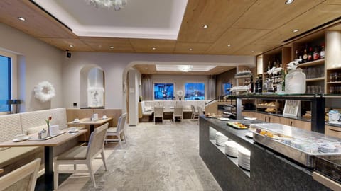 Restaurant/places to eat, Food, Breakfast