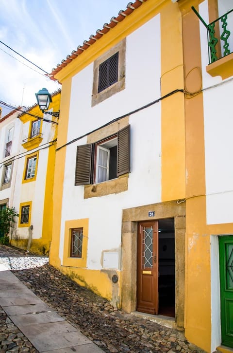 Facade/entrance, Off site, Street view, Location