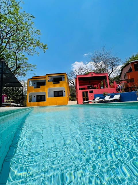 Property building, Swimming pool, sunbed