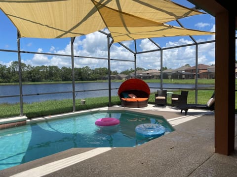 Aquamarine Hideaway Villa in Kissimmee