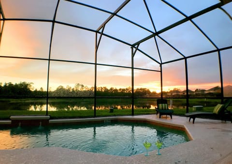Aquamarine Hideaway Villa in Kissimmee